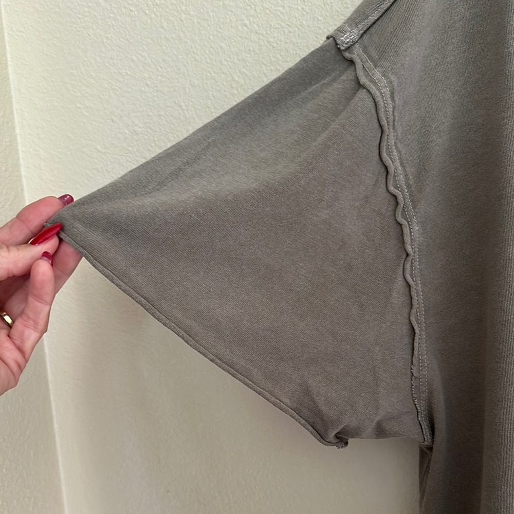 We The Free Medium Casual Gray/Green Women's Top EUC - Picture 3 of 5